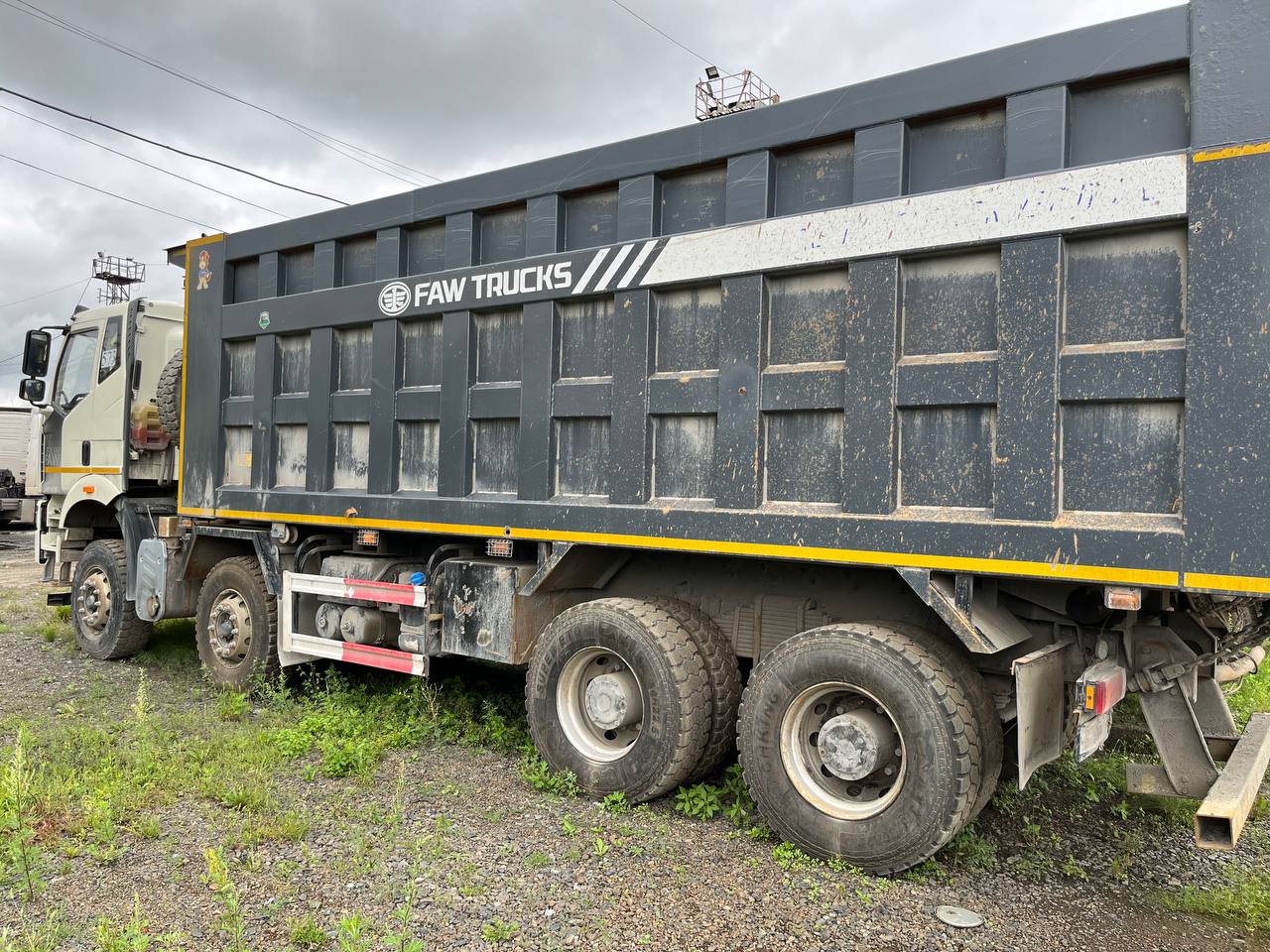 Автомобиль – самосвал FAW J6